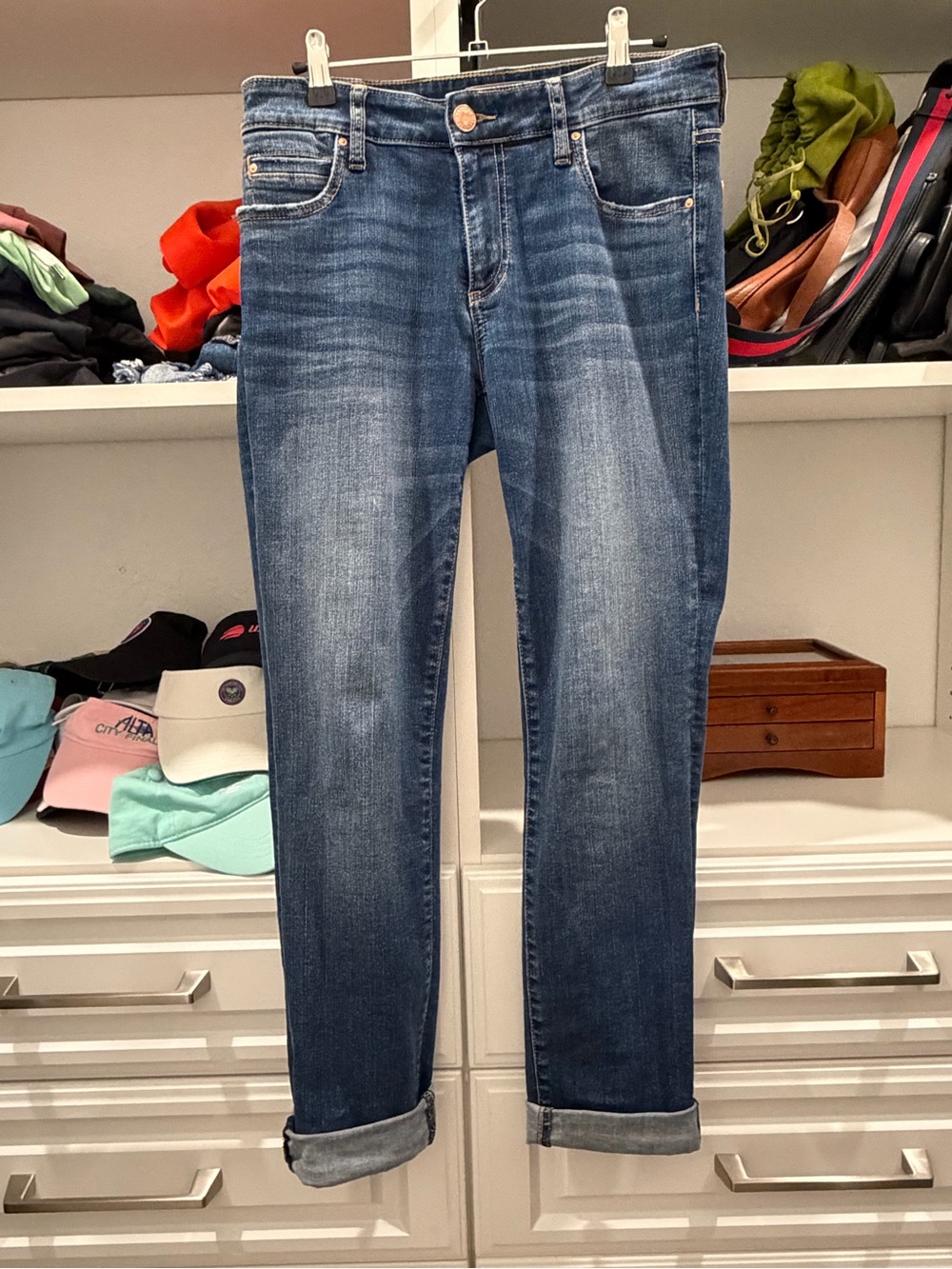 Kut from the Kloth Women's Cropped Jeans in Medium Blue Wash